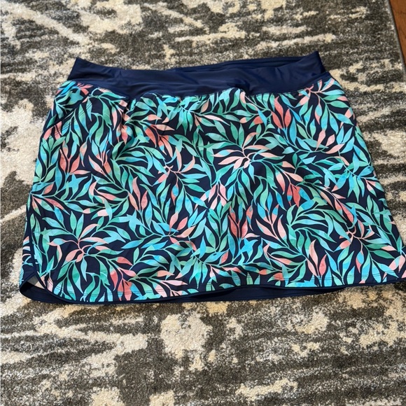 Land's End- Navy Leaves Quick Dry Board Swim Skort- Size: 22W- Never Worn! - Picture 2 of 5